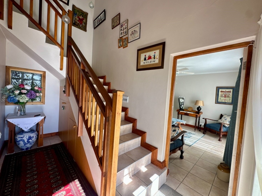 4 Bedroom Property for Sale in Fraaiuitsig Western Cape